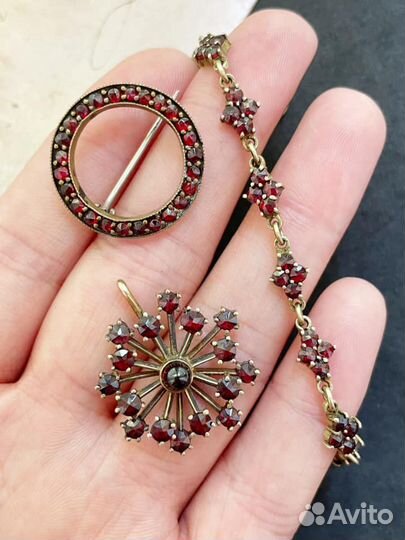 Антикварная подвеска с гранатами