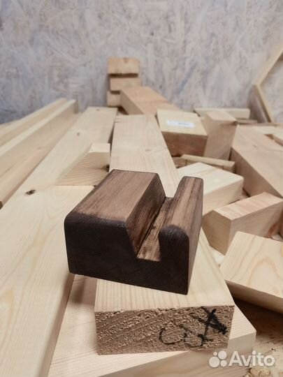 Подставка для телефона из дерева