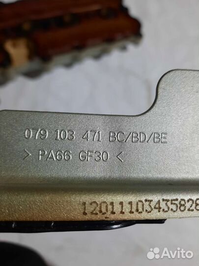 Клапанная крышка Audi A8 D4/4H 4.2л R/L