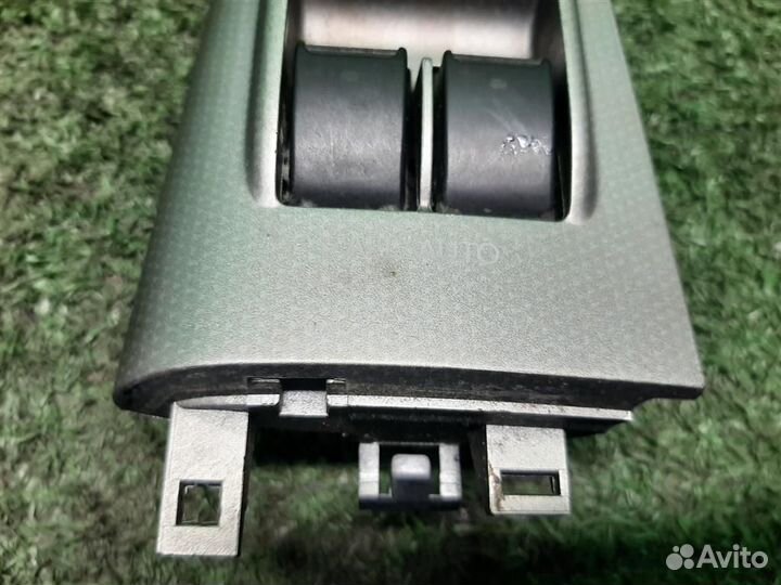 Блок управления стеклоподъемниками Toyota Corolla