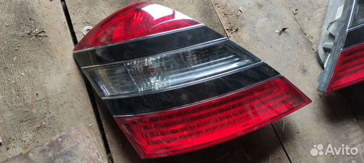 Задний фонарь Mercedes w221