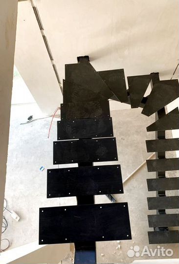 Метлличесакую лестницу Изготовим