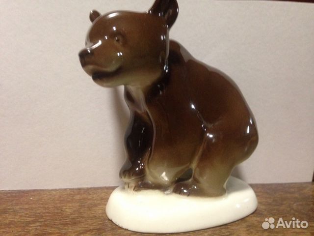 Фарфоровая статуэтка Медведь