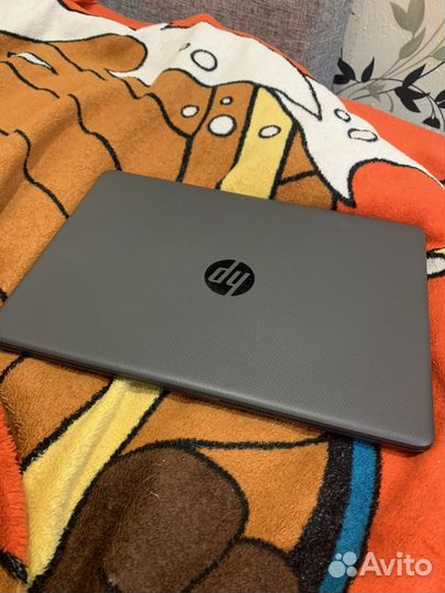 Ноутбук HP 240 g8
