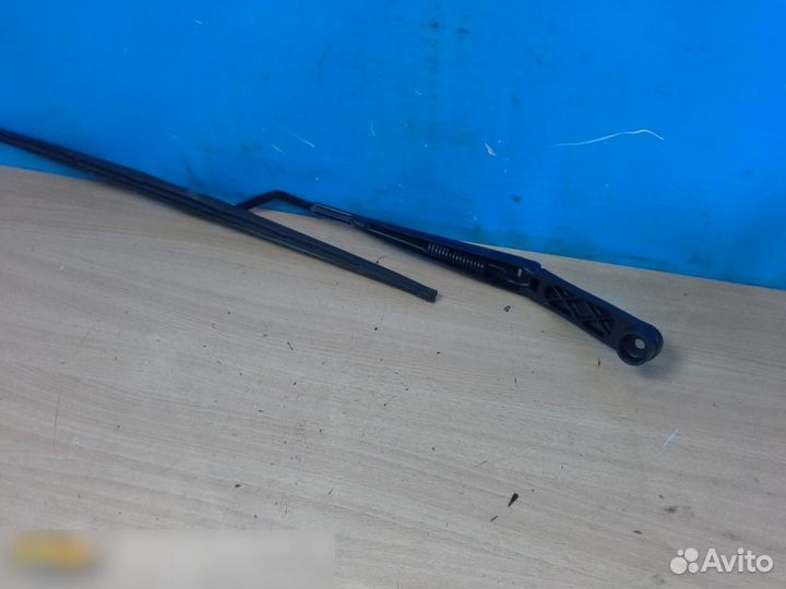 Поводок стеклоочистителя передний левый Hyundai So