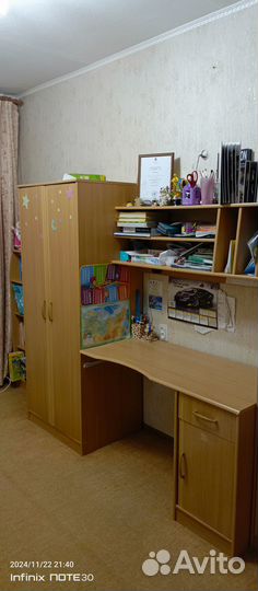 Письменный стол со шкафчиками(Модульная стенка)