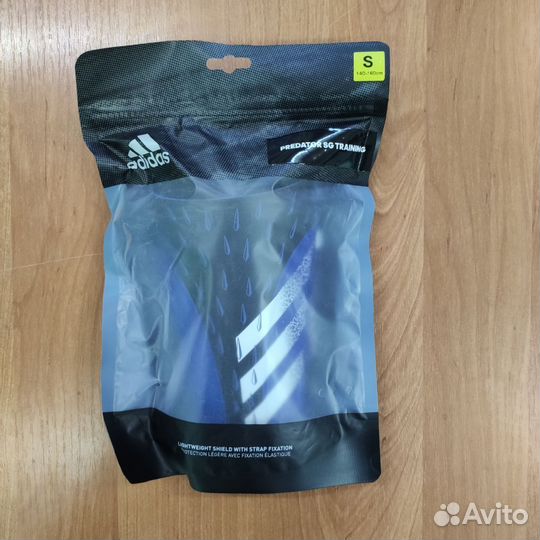 Футбольные щитки adidas