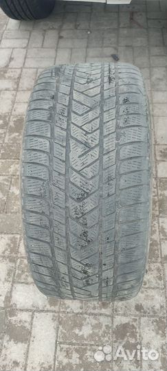 Kumho I'Zen RV Stud KC16 275/40 R20