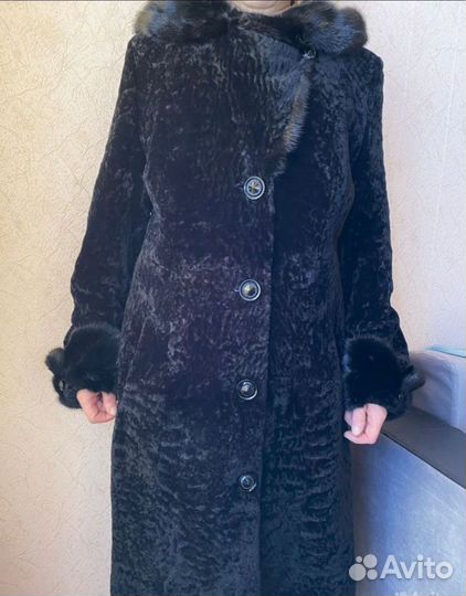 Шуба мутоновая с капюшоном 50 размер