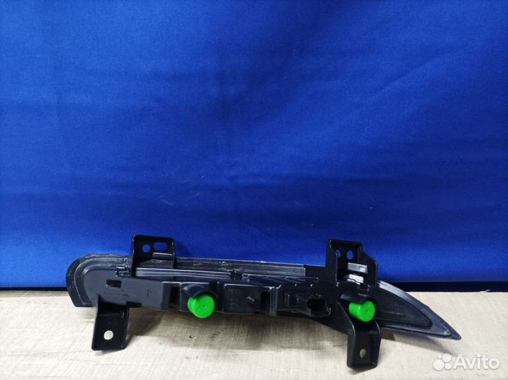 Ходовой огонь правый Renault Fluence 1 2009