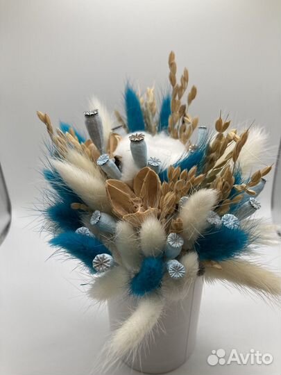 Букет из сухоцветов в кашпо