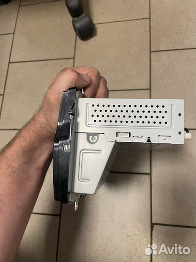 Штатная магнитола на весту