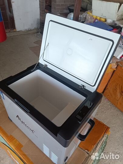 Автомобильный холодильник компрессорный