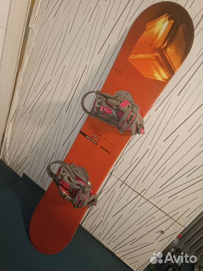 Сноуборд с креплениями