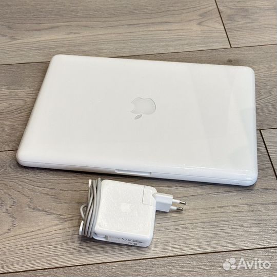Apple MacBook 13 дюймов в идеальном состоянии