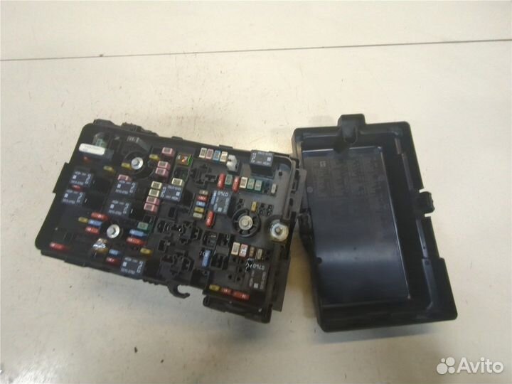 Блок предохранителей Chrysler Pacifica, 2017