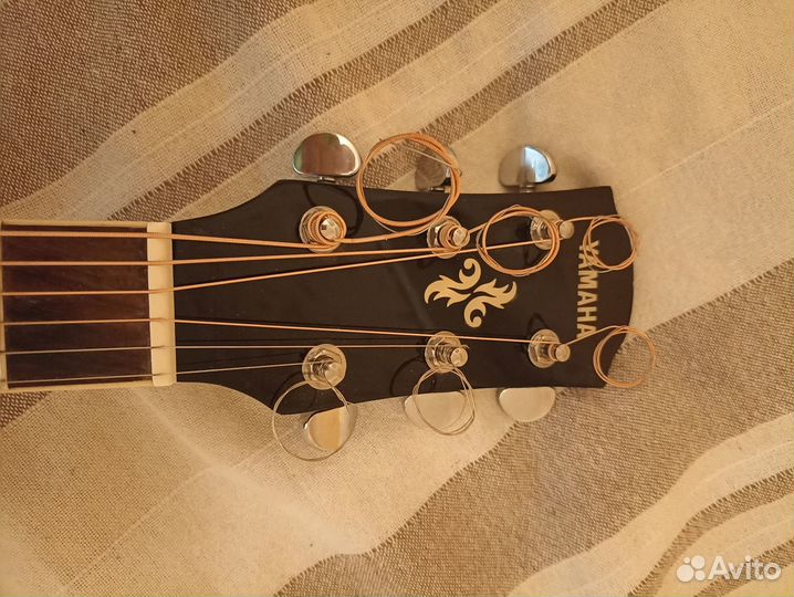 Электроакустическая гитара yamaha APX600