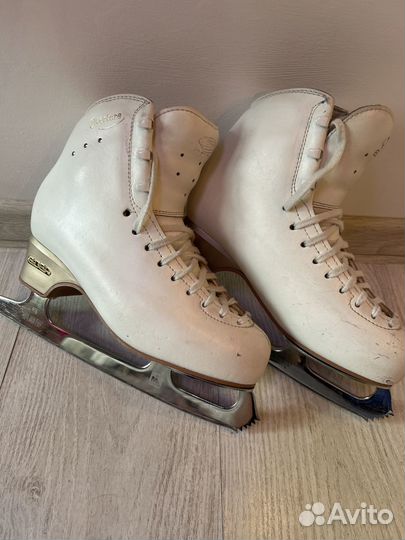 Профессиональные фигурные коньки edea