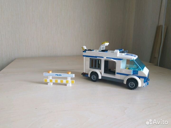 Конструктор lego City Перевозка заключённых