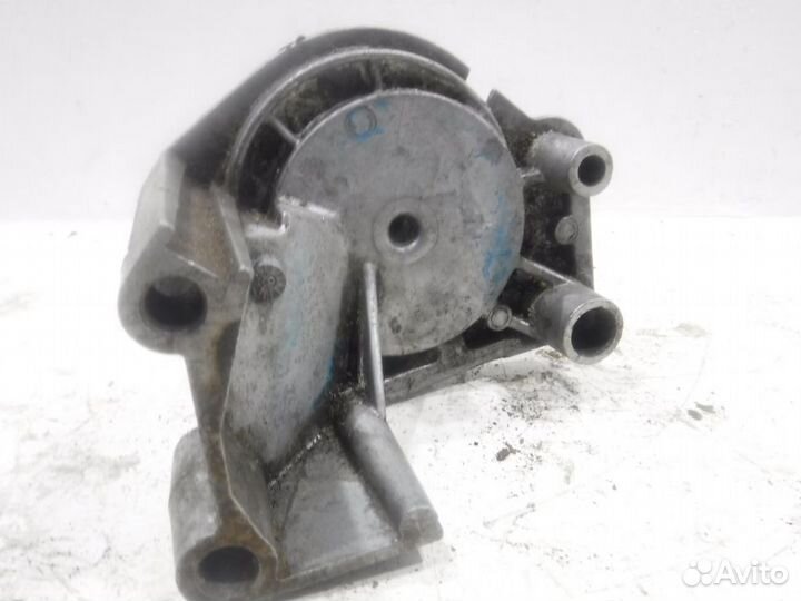 Натяжитель ремня Тойота LX 3