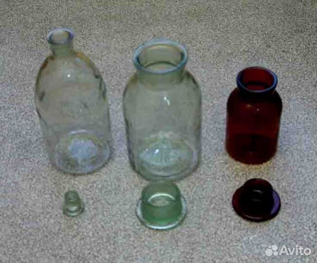 Бутыли со стеклянными притёртыми пробками