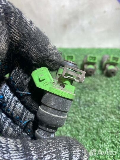 Форсунка топливная Audi A6 седан 2.4 AGA 1998