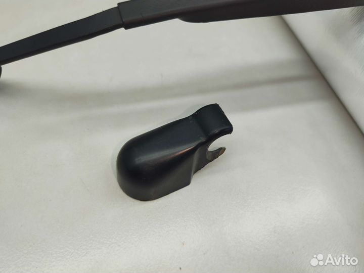 Поводок заднего дворника Suzuki Swift MA 1997 г.в