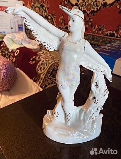 Фарфоровая статуэтка балерина-аист