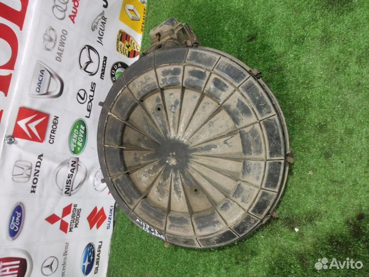 Корпус воздушного фильтра Audi 100 C44 1.8 1987