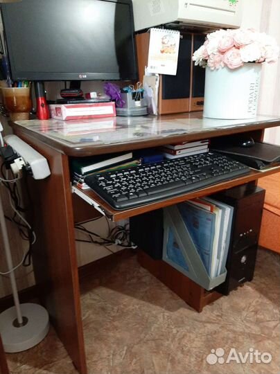 Компьютерный стол