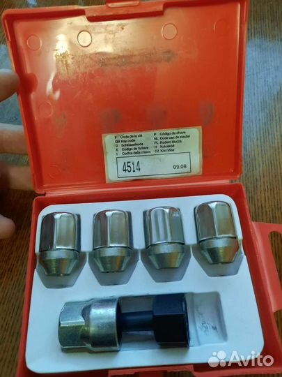 Болты обманки