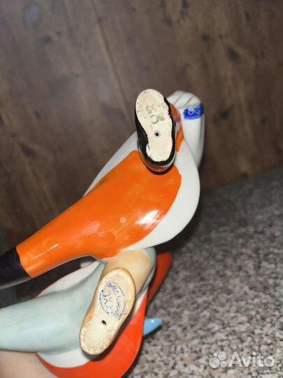 Фарфоровая статуэтка 