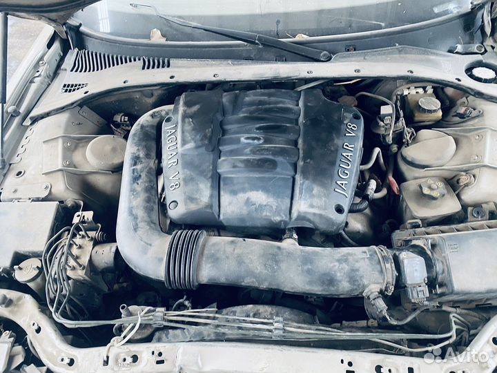 В полном разборе Jaguar S-Type 4.2 AT