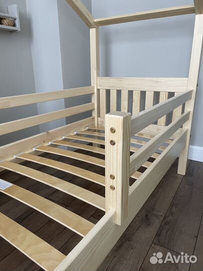 Кроватка детская домик