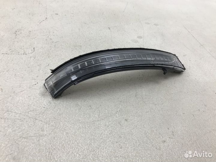 Указатель поворота правый белый Nissan X-Trail 3