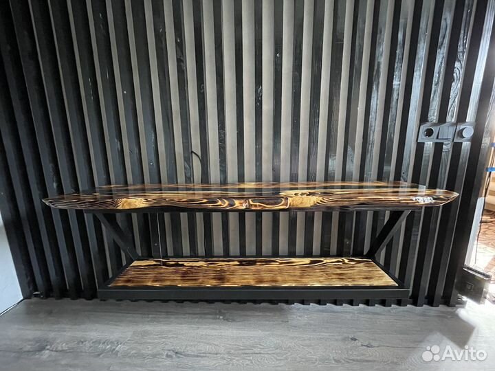 Навесной лофт столик под телевизор