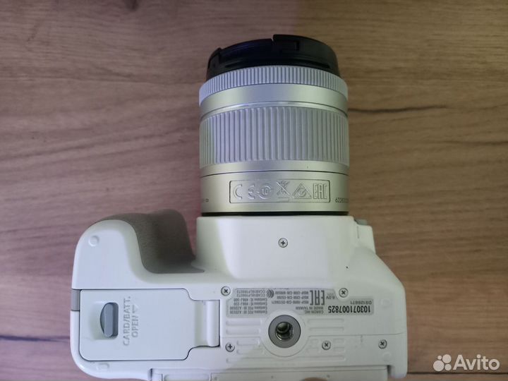 Зеркальный фотоаппарат canon 200d kit