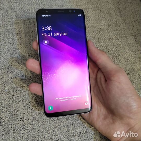 Samsung S8 Флагман (акб держит отлично)