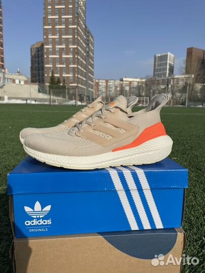 Кроссовки Adidas Ultraboost 21 beige/orange