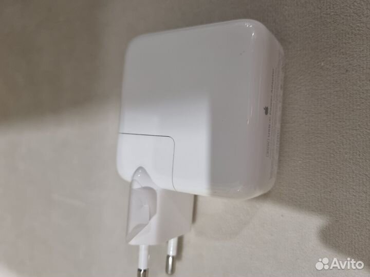 Зарядный блок iPhone