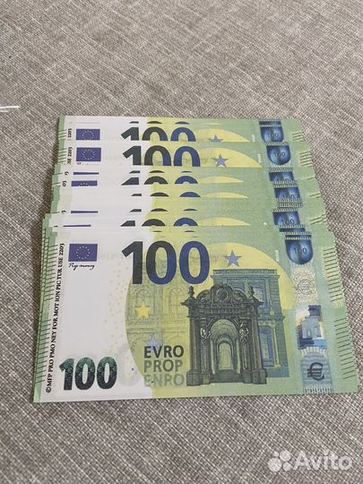 Купюры 100 евро муляж