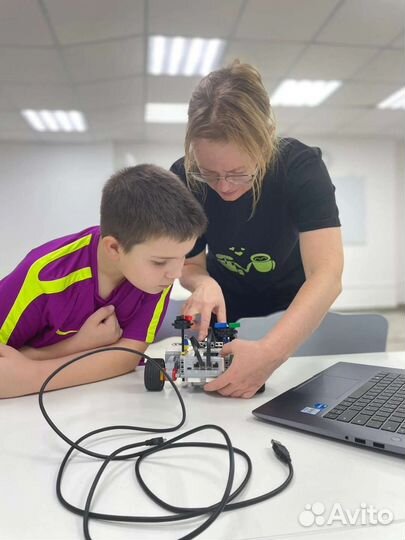 Преподаватель робототехники WeDo, Spike, EV3