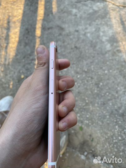 Телефон iPhone 6s