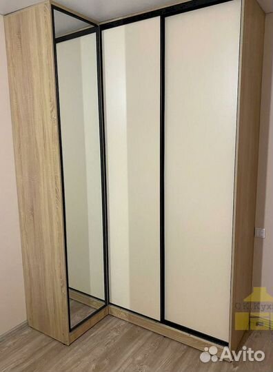 Черный шкаф