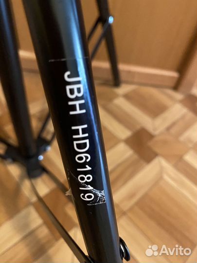 Штатив напольный металлический