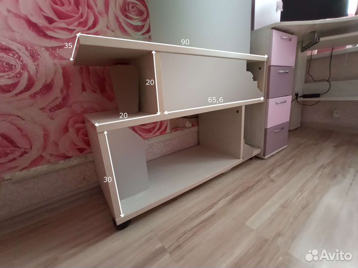 Комплект мебели в детскую