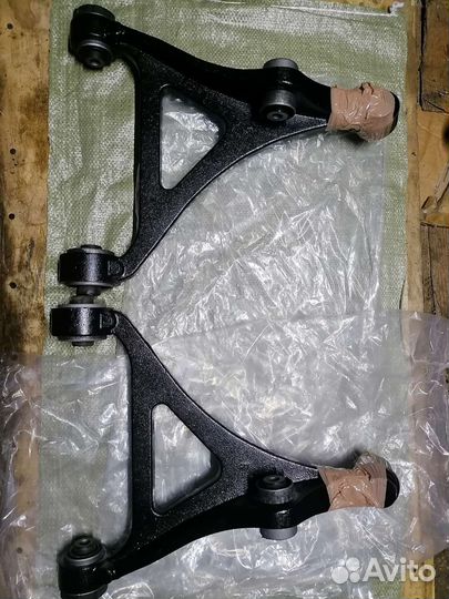 Рычаги нижние AWD Dodge Magnym