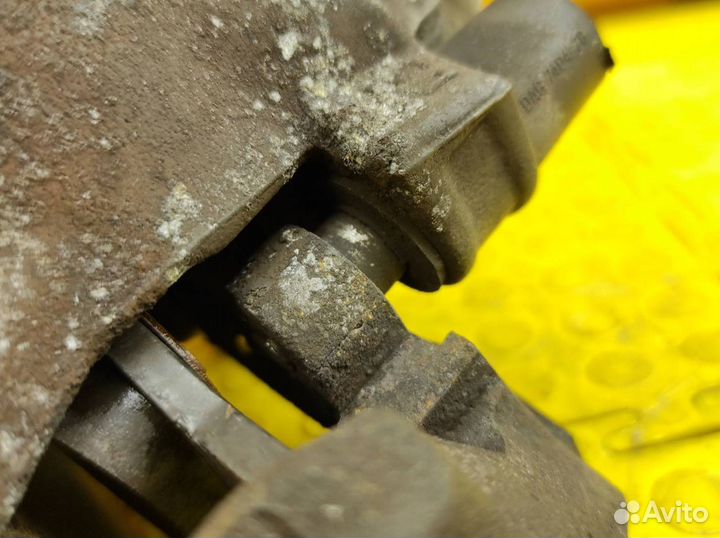 Суппорт задний левый Mercedes-Benz W212 OM651.924