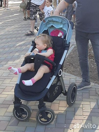 Прогулочная коляска всесезонная