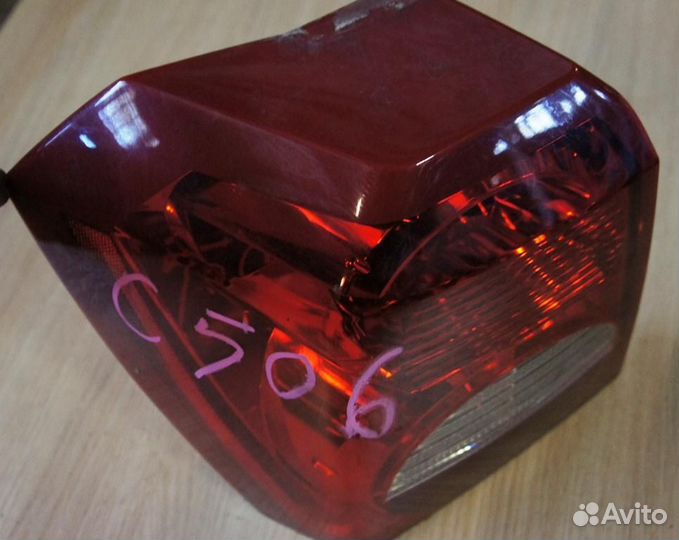 Фонарь задний правый dodge Caliber 2007-2011 2.4